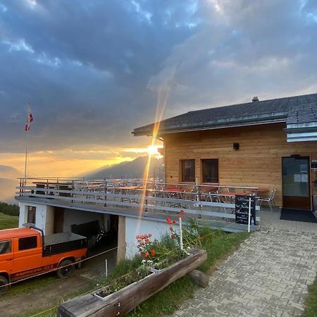 Restaurant Fleschboden Hostel Rosswald Buitenkant foto