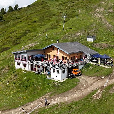 Restaurant Fleschboden Hostel Rosswald Buitenkant foto