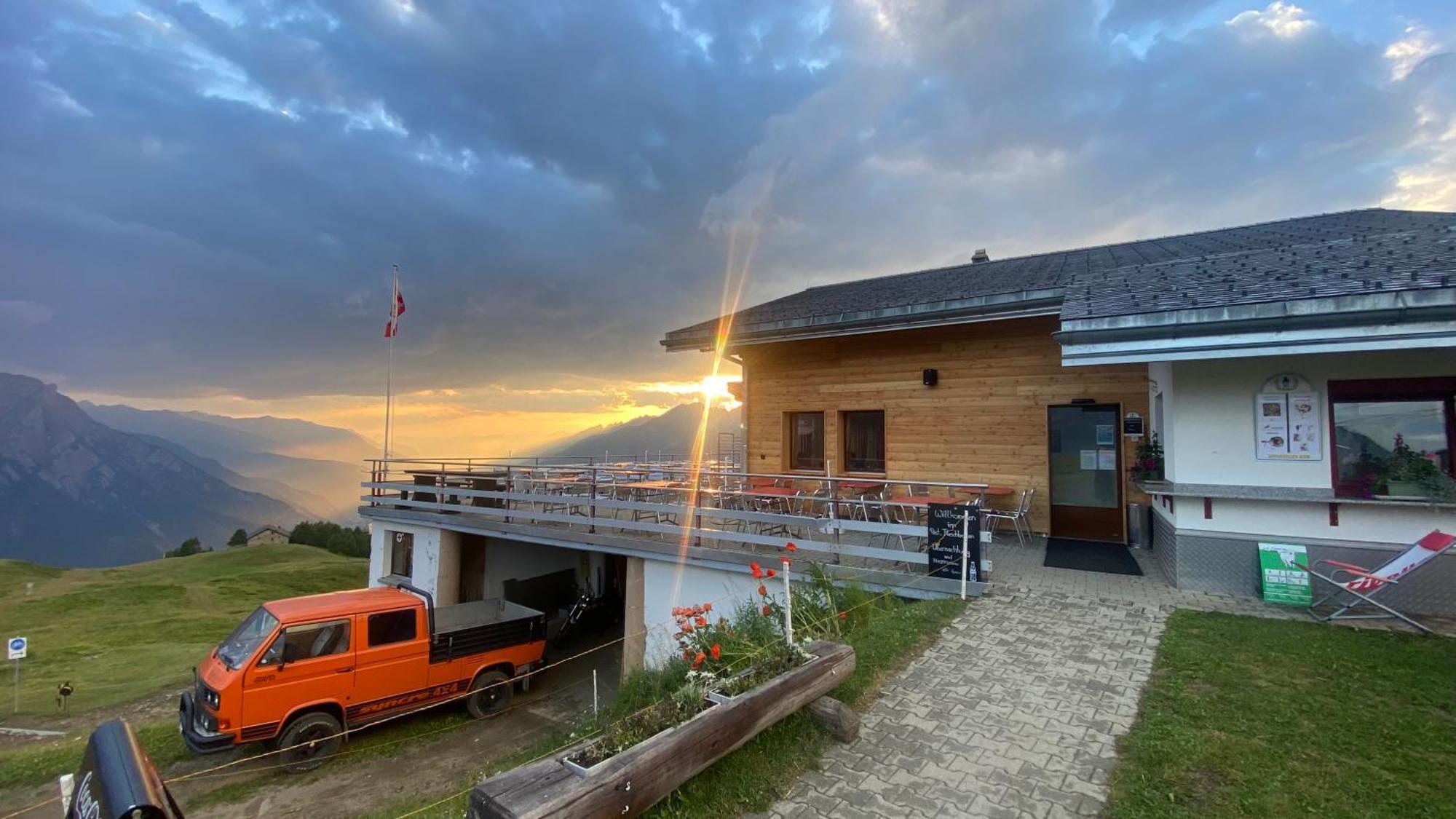Restaurant Fleschboden Hostel Rosswald Buitenkant foto