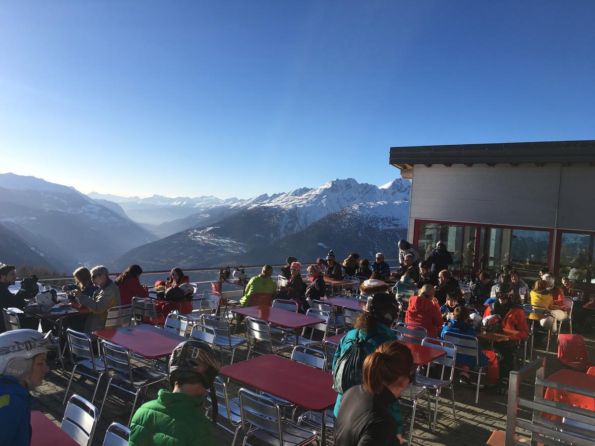 Restaurant Fleschboden Hostel Rosswald Buitenkant foto
