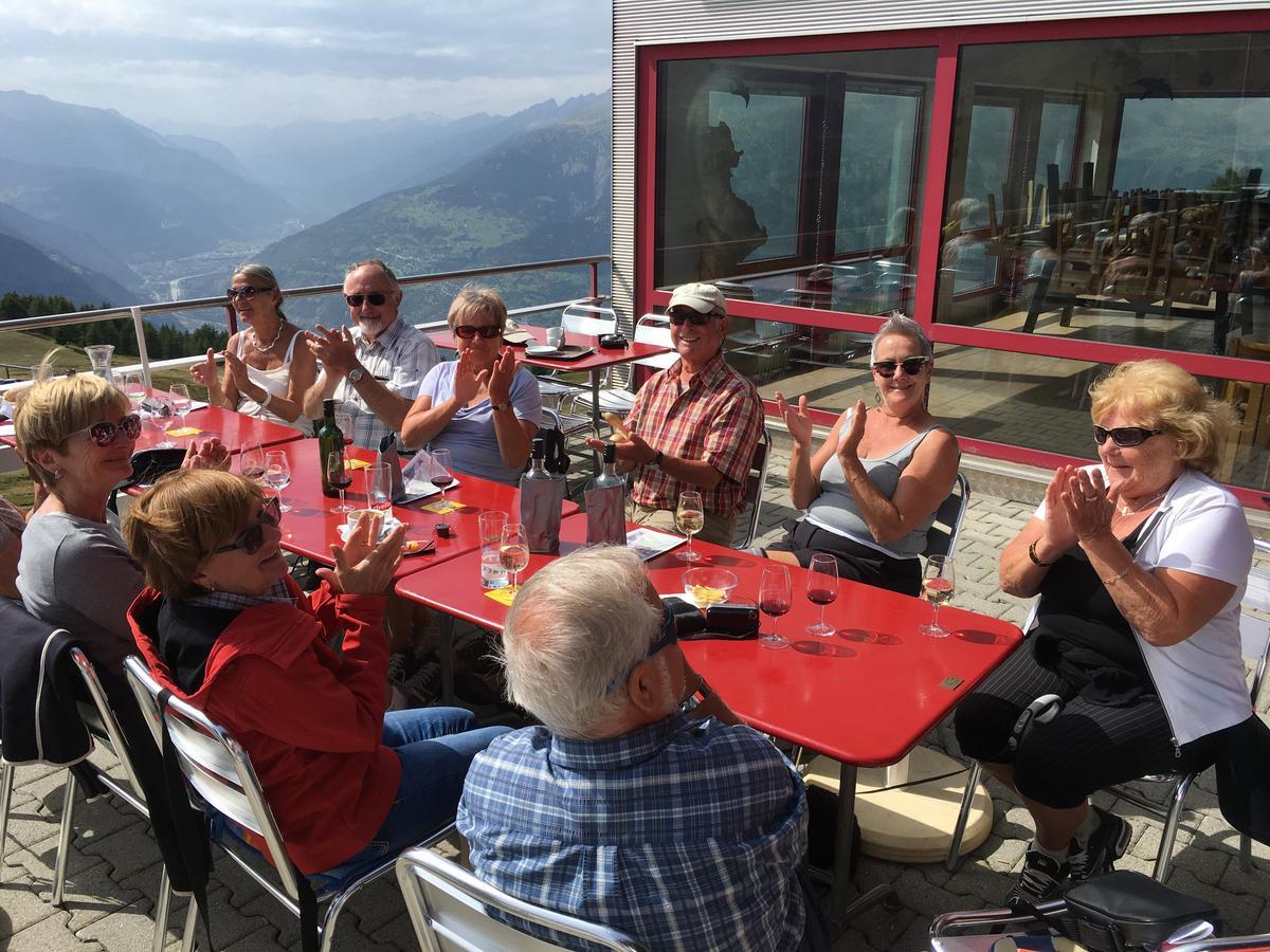 Restaurant Fleschboden Hostel Rosswald Buitenkant foto