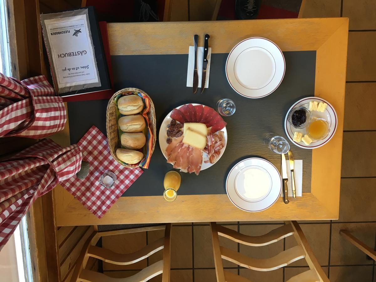 Restaurant Fleschboden Hostel Rosswald Buitenkant foto